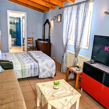 House With Garden In Of Rhodes Hébergement de vacances
