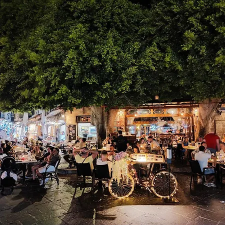 בית נופש House With Garden In Of Rhodes *