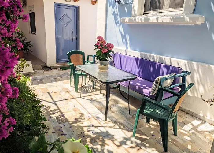 House With Garden In Of Rhodes *